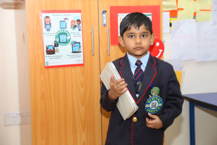 Excellent general knowledge of Mayoor student